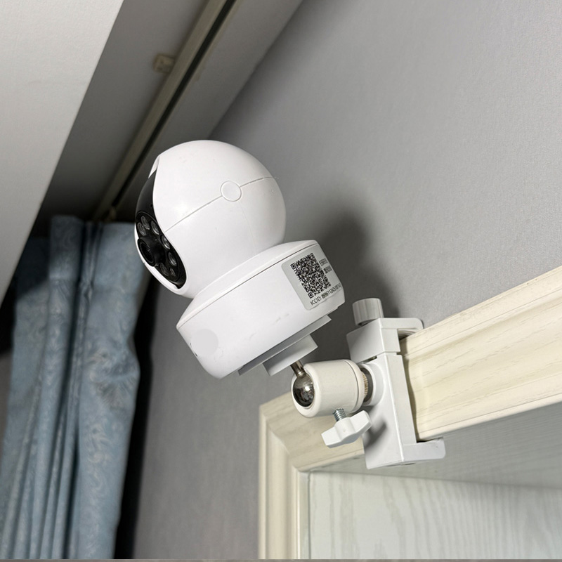Staffa per videosorveglianza N - Eufy Camera E220 recensione e prezzo